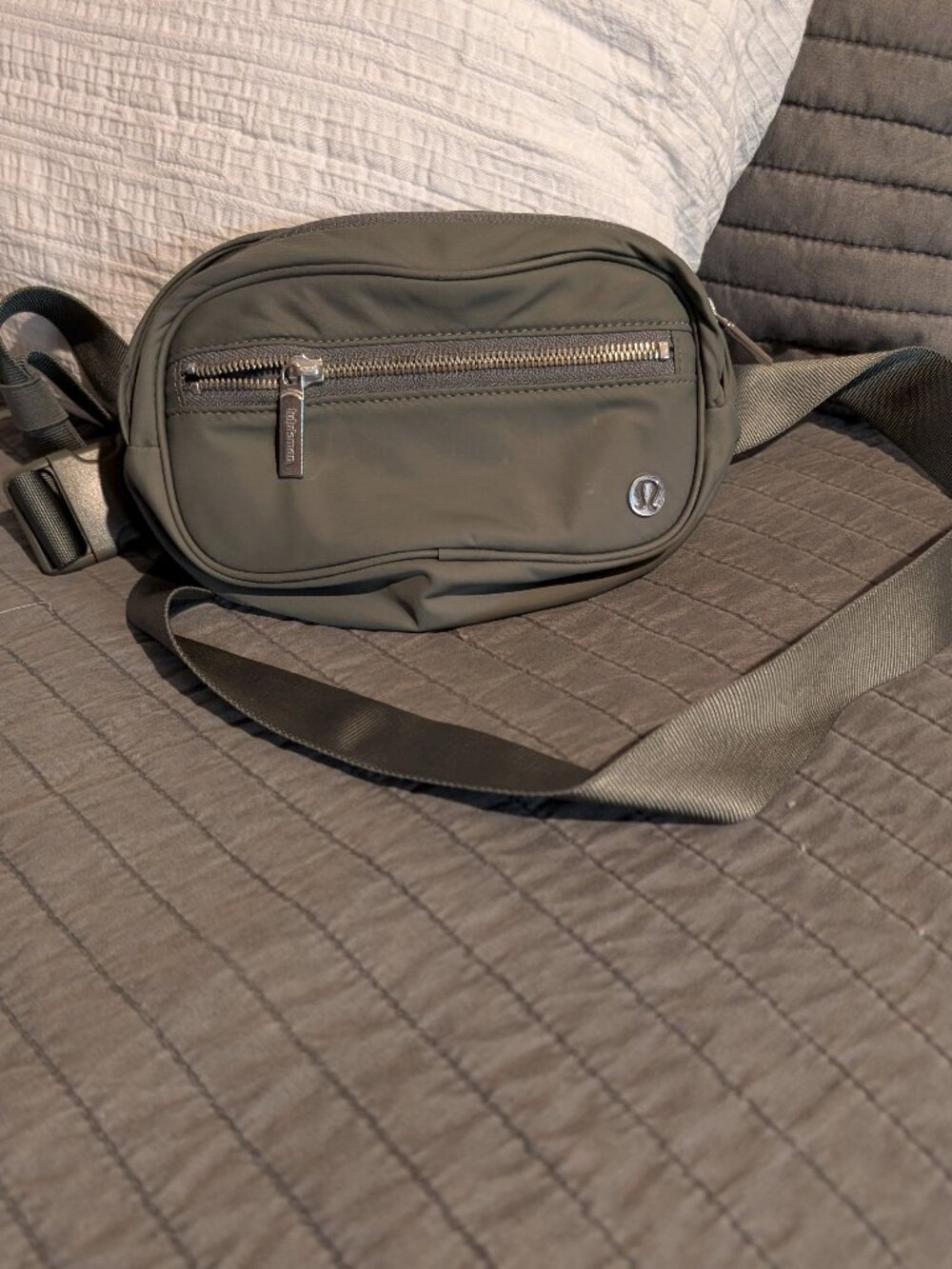 Lululemon wunderlust belt bag